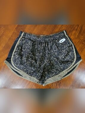 EUC Nike Women's Tempo Dri- FIT Black Running Shorts with Olive Accent